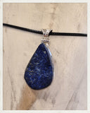 Colgante de lapislázuli en bruto y plata