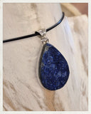 Colgante de lapislázuli en bruto y plata