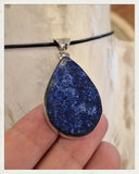 Colgante de lapislázuli en bruto y plata
