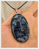 Colgante de pietersita y plata