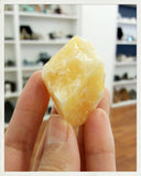 Calcita naranja (en bruto)