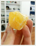 Calcita naranja (en bruto)