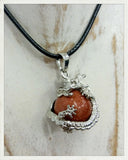 Colgante de dragón goldstone (varios colores disponibles)