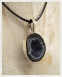 Colgante de geoda de ágata y plata