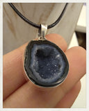 Colgante de geoda de ágata y plata