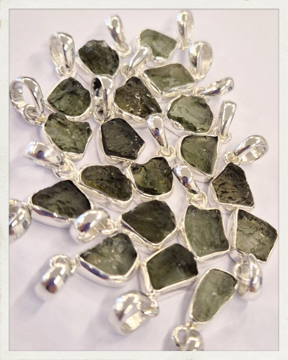 Colgantes de moldavita mini y plata