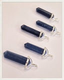 Colgante punta biterminada de cuarzo azul y plata