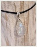 Colgante de piedra luna y plata (EXCLUSIVO ONLINE)