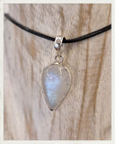 Colgante de piedra luna y plata (EXCLUSIVO ONLINE)