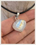 Colgante de piedra luna y plata (EXCLUSIVO ONLINE)