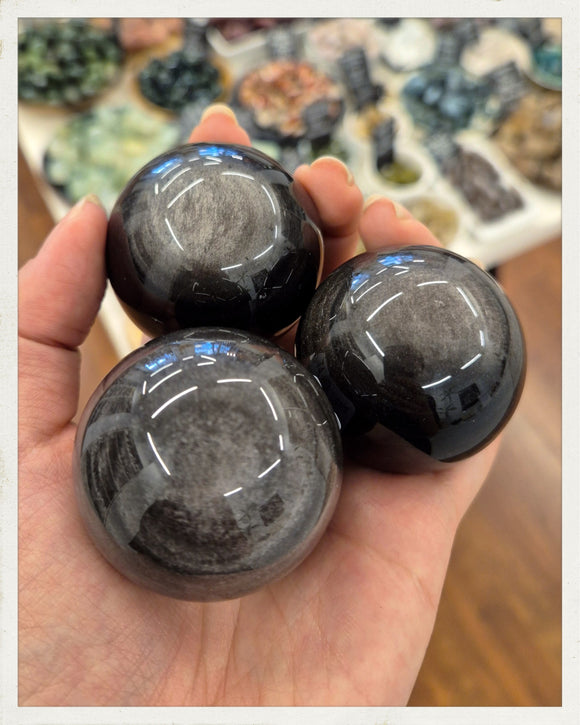 Esfera de obsidiana plateada calidad EXTRA (EXCLUSIVO ONLINE)