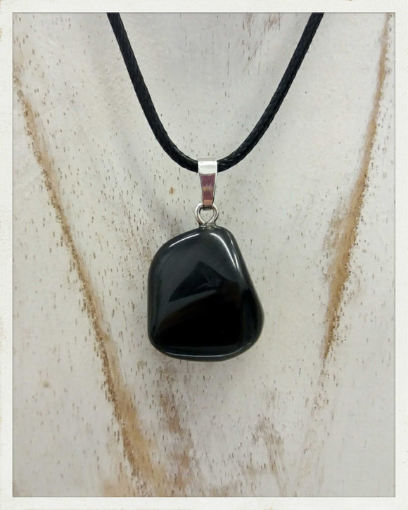 Colgante de lágrima de apache y plata (variedad de obsidiana)