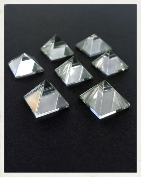 Pirámide mini de cristal (EXCLUSIVO ONLINE)