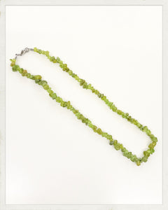 Collar de chips de peridoto (olivino)